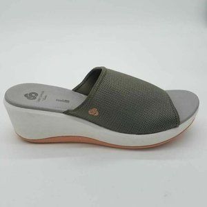 clarks toe ring sandals